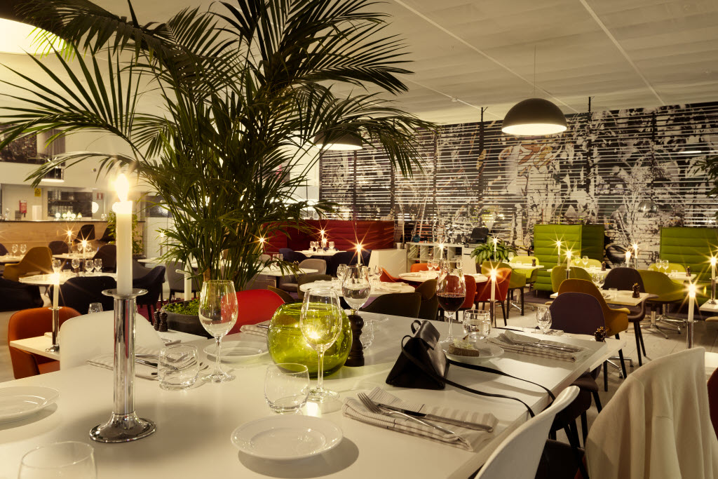 Photo by: Elin Strömberg © 2014 Scandic Victoria Tower, restaurant
